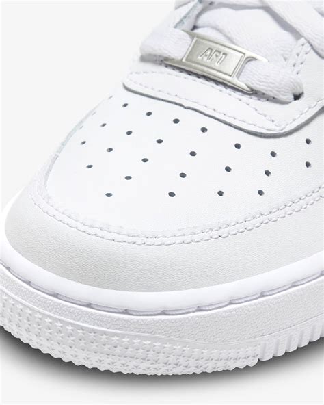 Nike Air Force 1 LE Older Kids' Shoes. Nike BG